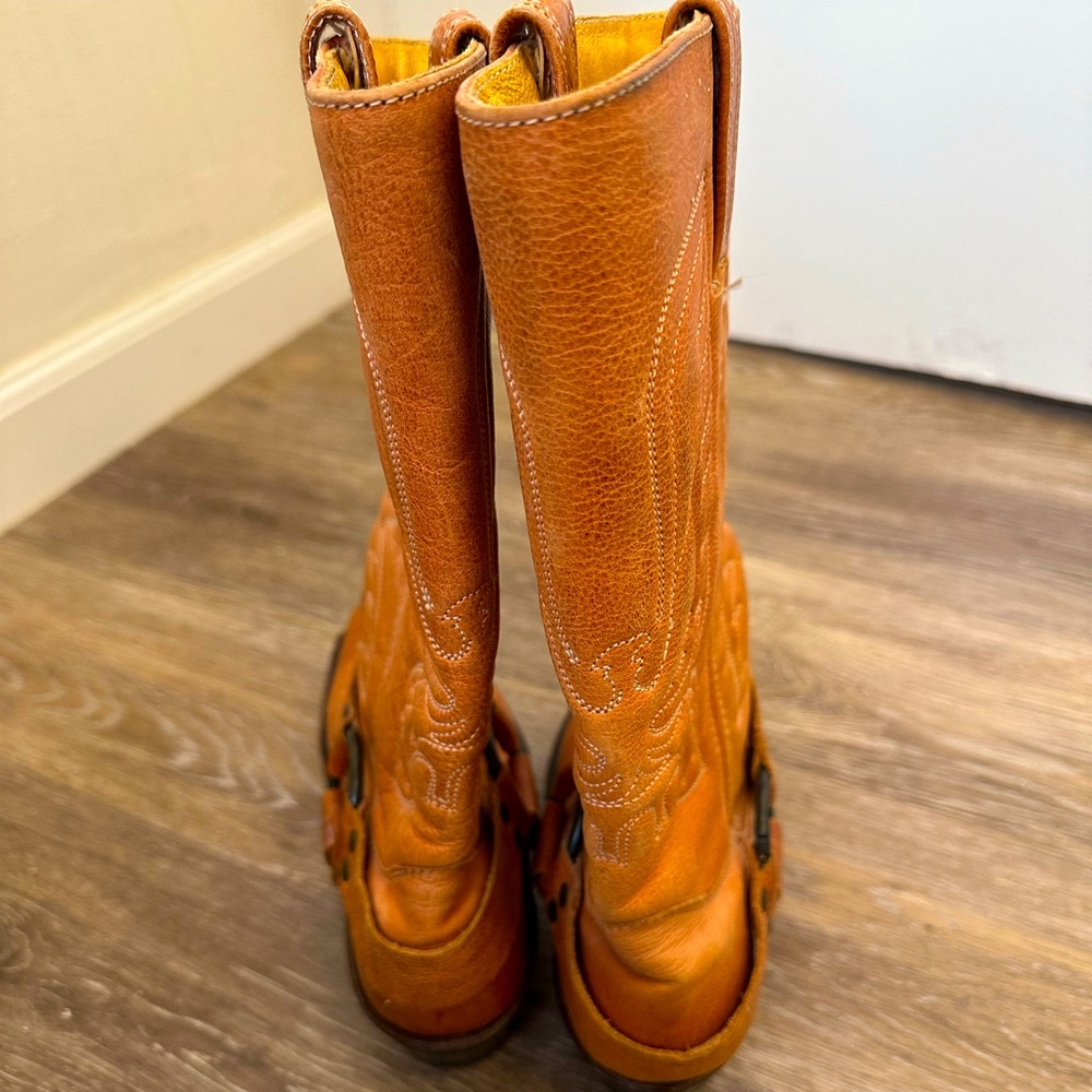 FRYE HARNESS BOOTS woman’s size 6